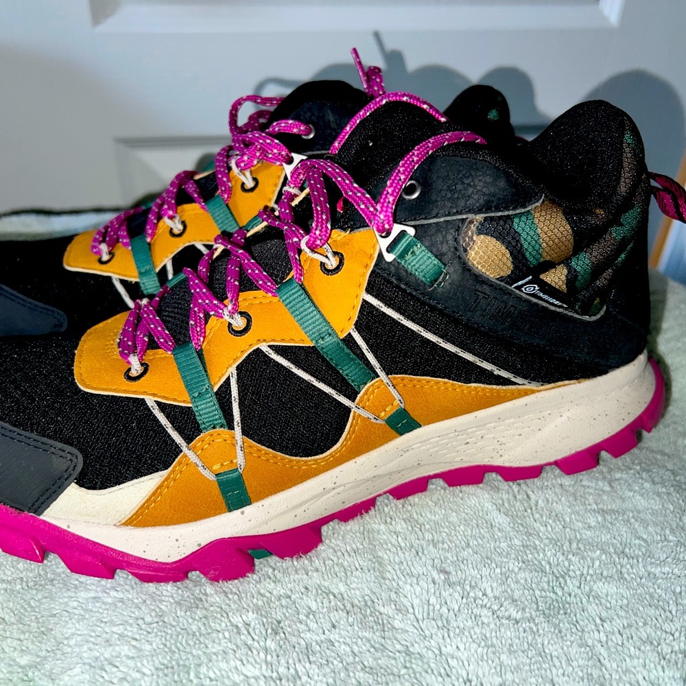 BRAND NEW Timberland Hiking Shoes